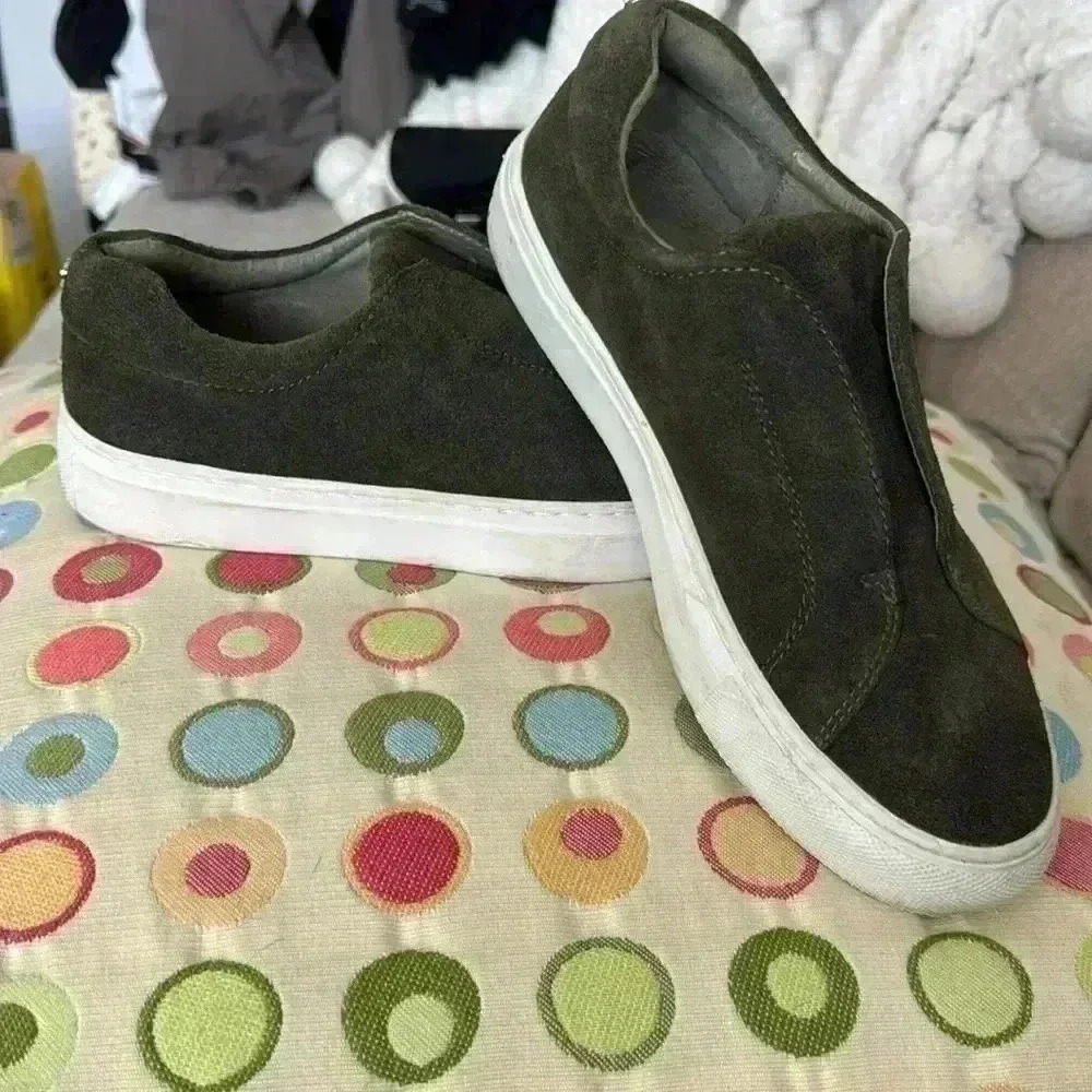 J Slides Olive Green Suede Slip-On Sneakers Casual Comfort Women’s Shoes Size 7
